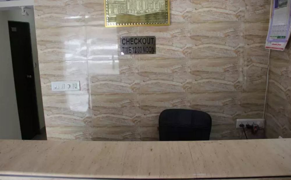 Oyo 49867 Hotel Kalpana Residency مومباي المظهر الخارجي الصورة